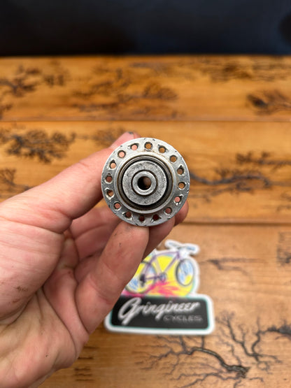 Nuke Proof Carbon Shell 32 Hole Front Hub
