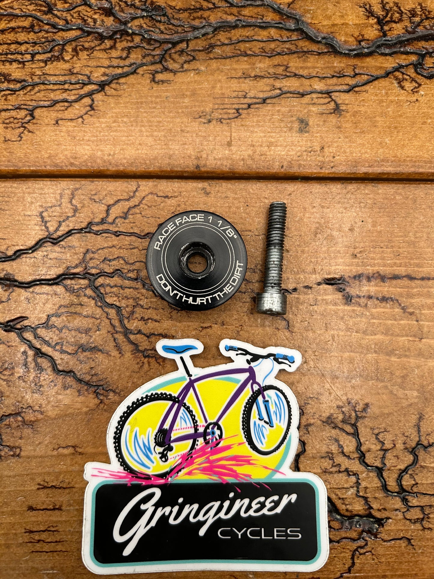 Raceface Dont Hurt The Dirt 1 1/8 Inch Threadless Top Cap