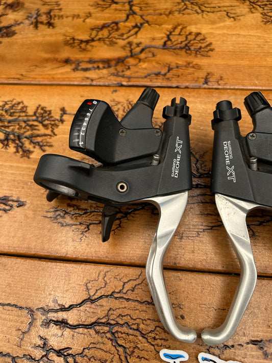 Shimano Deore XT ST-M739 3x8 Speed Shifters and Brake Levers