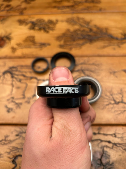 Raceface Real Seal Black 1 1/8 Inch Threadless Headset