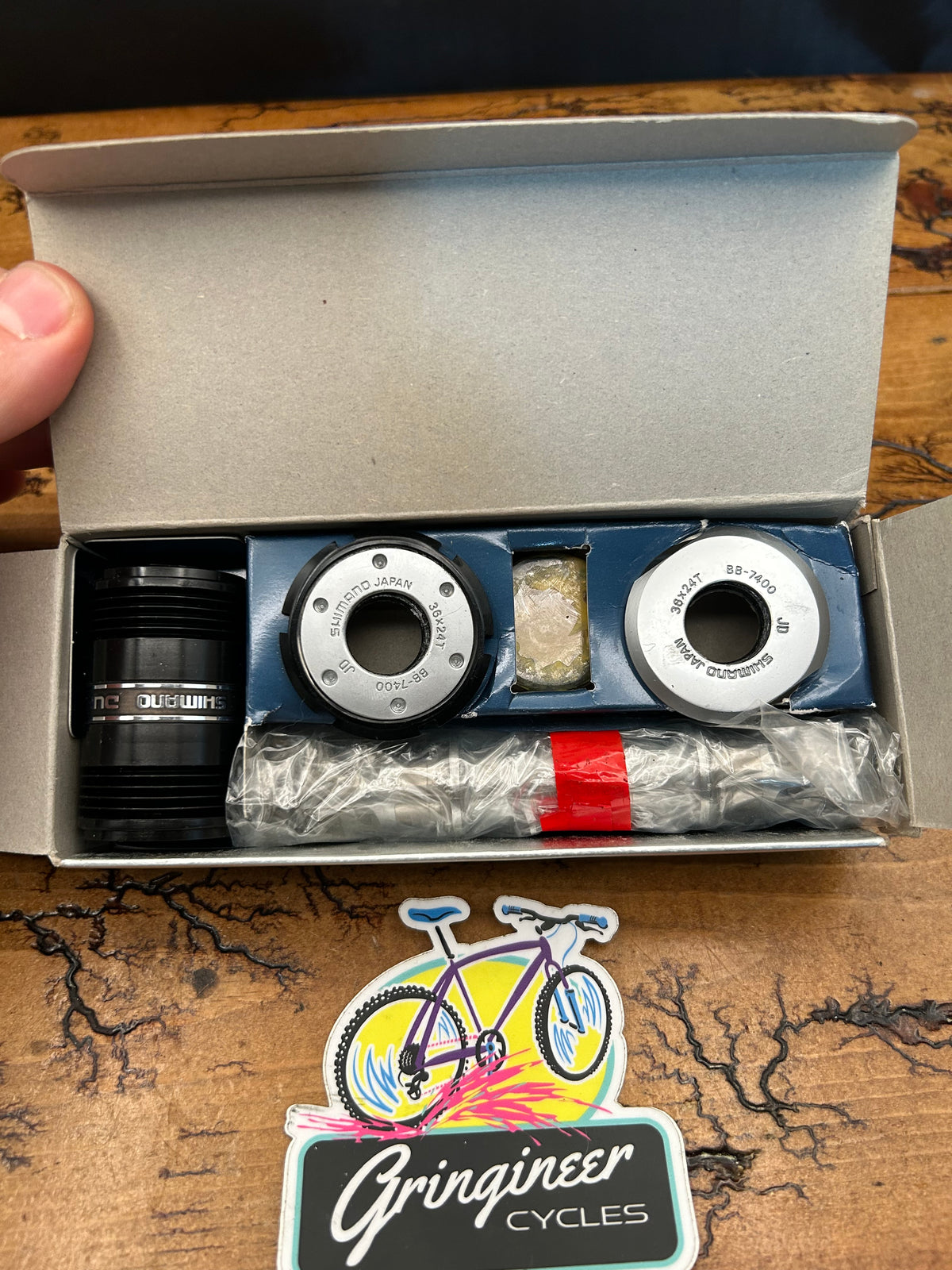 Shimano Dura Ace BB-7400 70x113 Italian Threaded Square Taper Bottom Bracket NOS