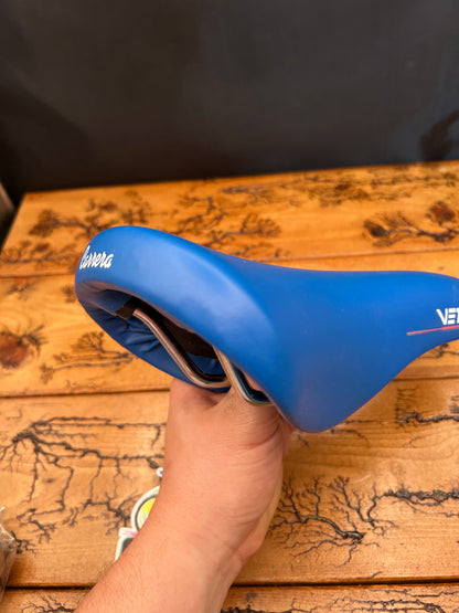 Vetta Carrera Blue Saddle NOS