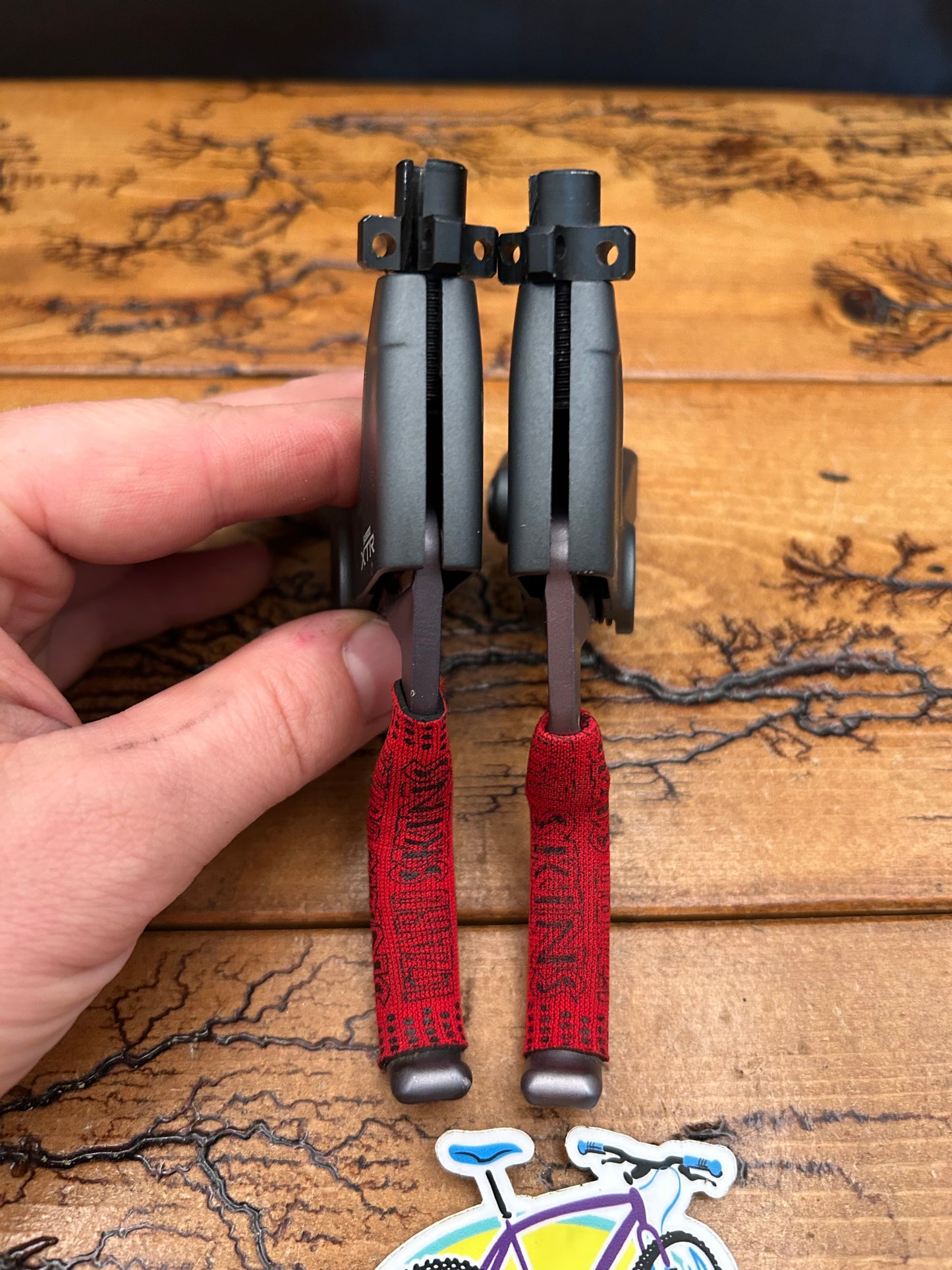 Shimano XTR BL-M950 Brake Levers With Lizard Skin Grips