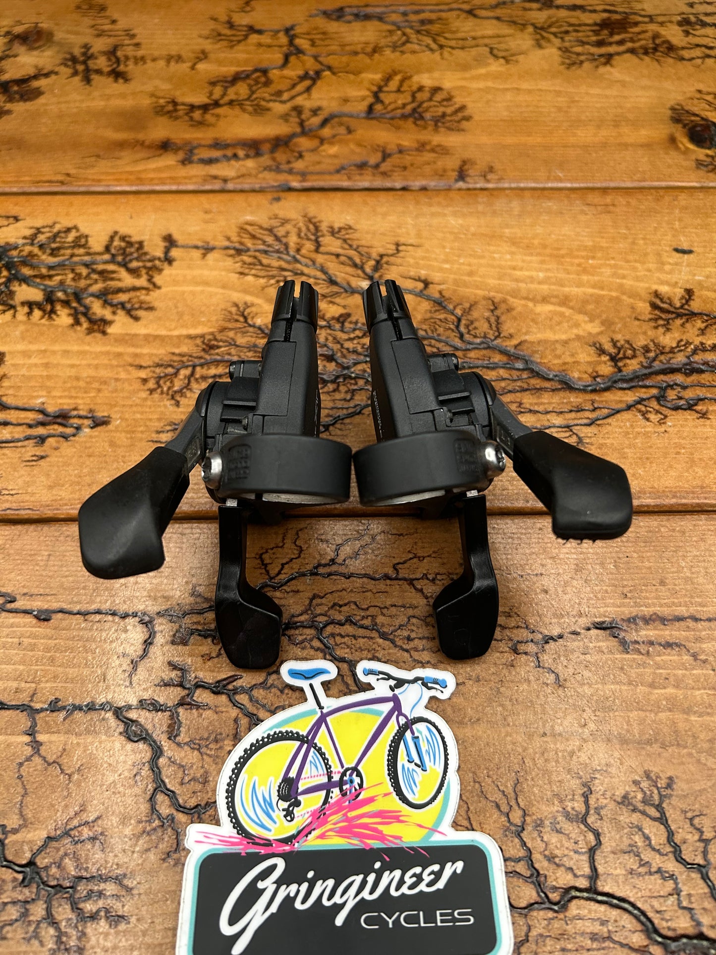 Shimano Deore XT SL-M739 3x8 Trigger Shifters