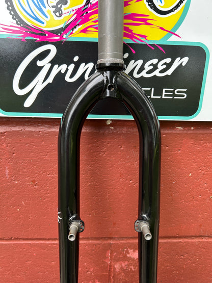 Voodoo 26" Black 1 1/8 Threadless Rigid Fork