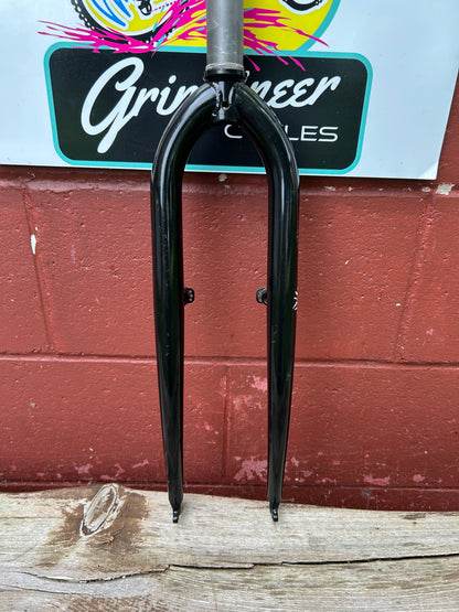Voodoo 26" Black 1 1/8 Threadless Rigid Fork
