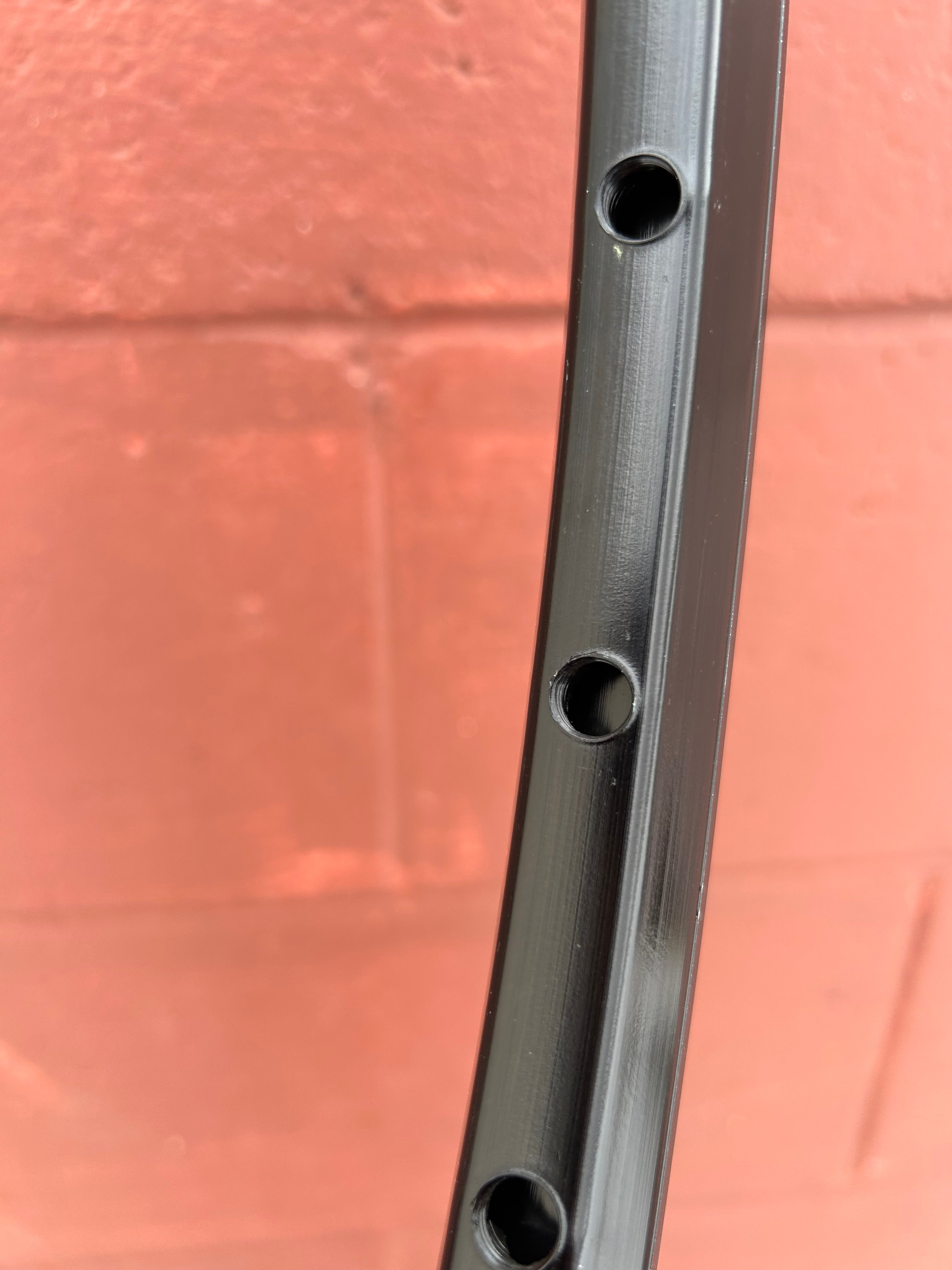 Mavic X3.1 Disc UST Tubeless 32 Hole 26 Inch Rim NOS – Gringineer