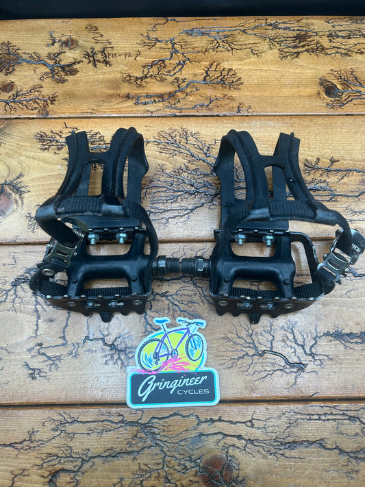 Shimano Deore LX PD-M550 Pedals With Plastic Toe Cages