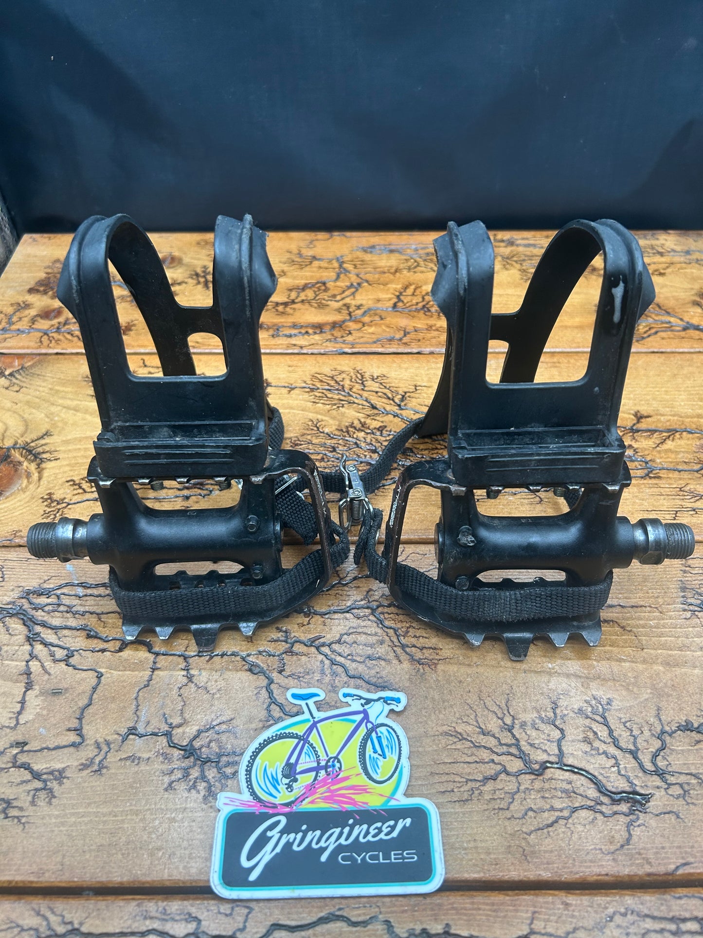 Shimano Deore LX PD-M550 Pedals With Plastic Toe Cages