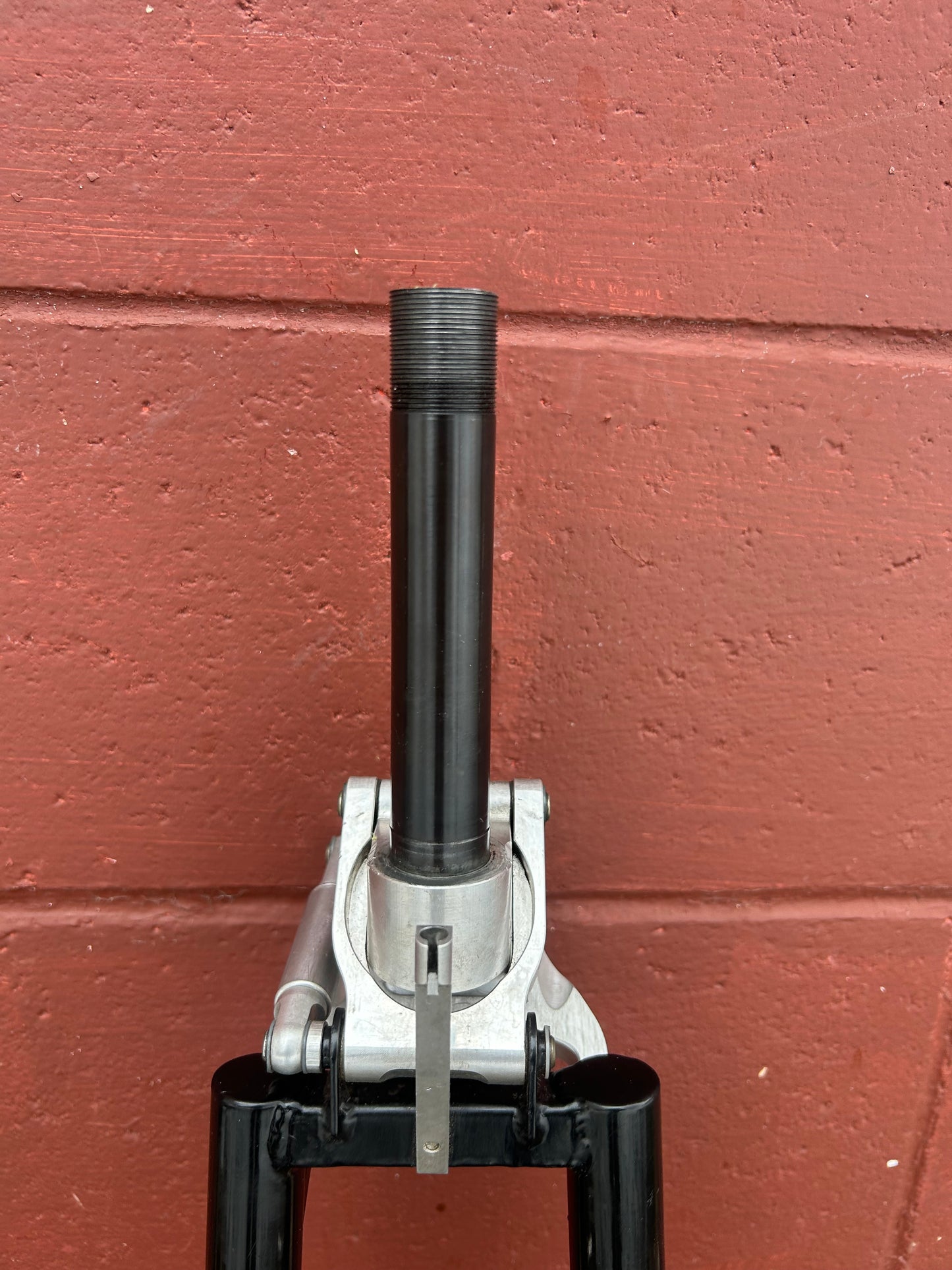 Amp Research F1 1 Inch Threaded Suspension Fork