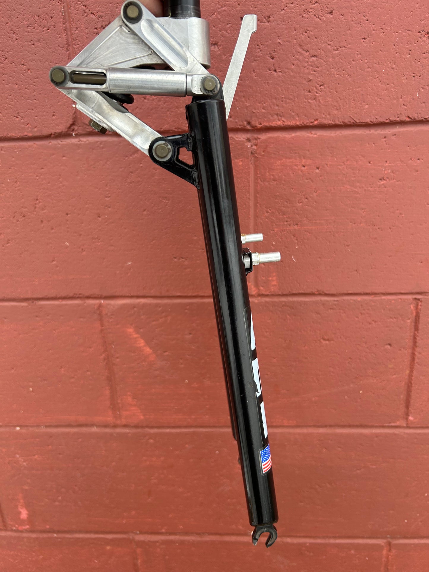 Amp Research F1 1 Inch Threaded Suspension Fork