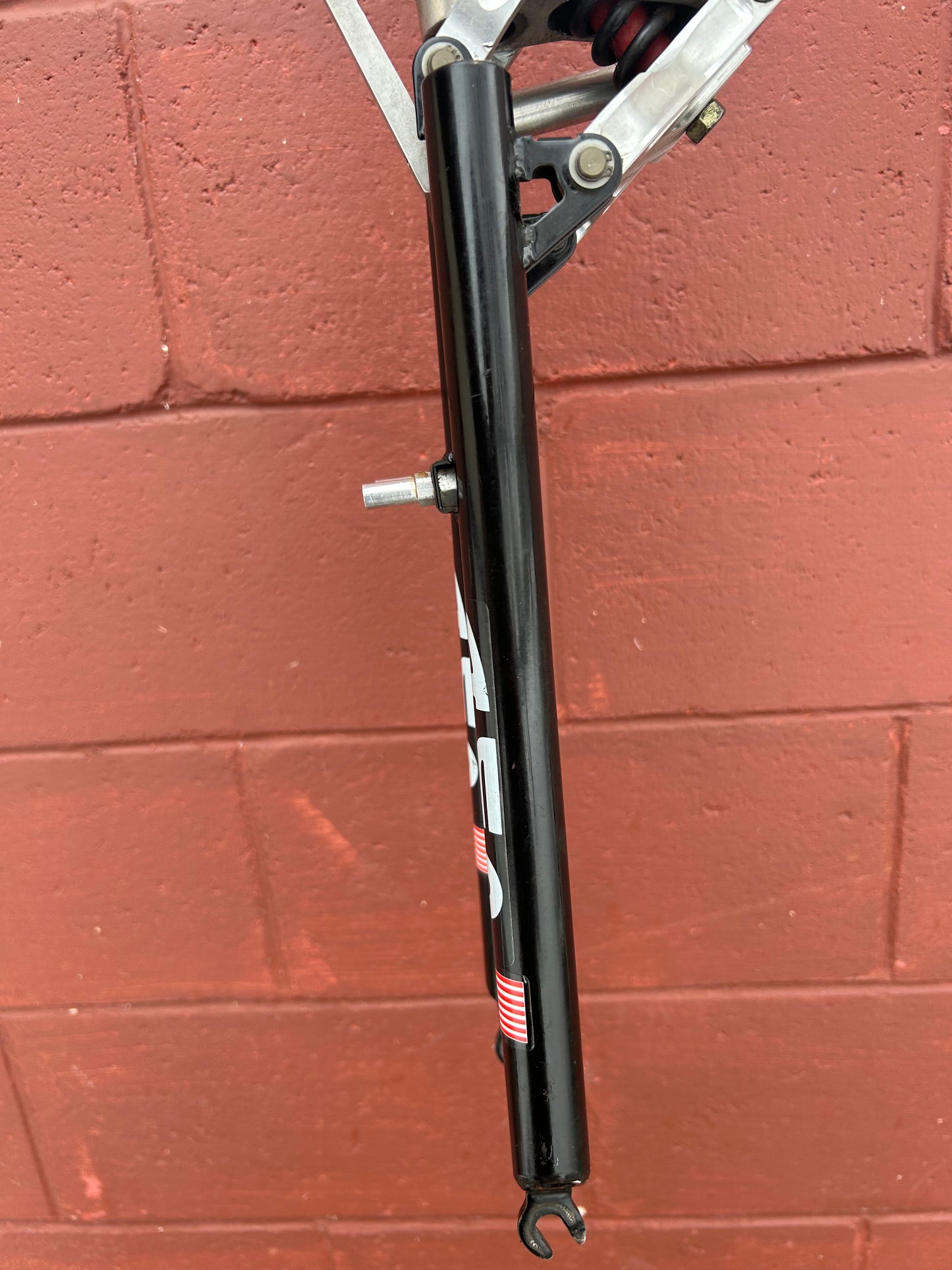 Amp Research F1 1 Inch Threaded Suspension Fork