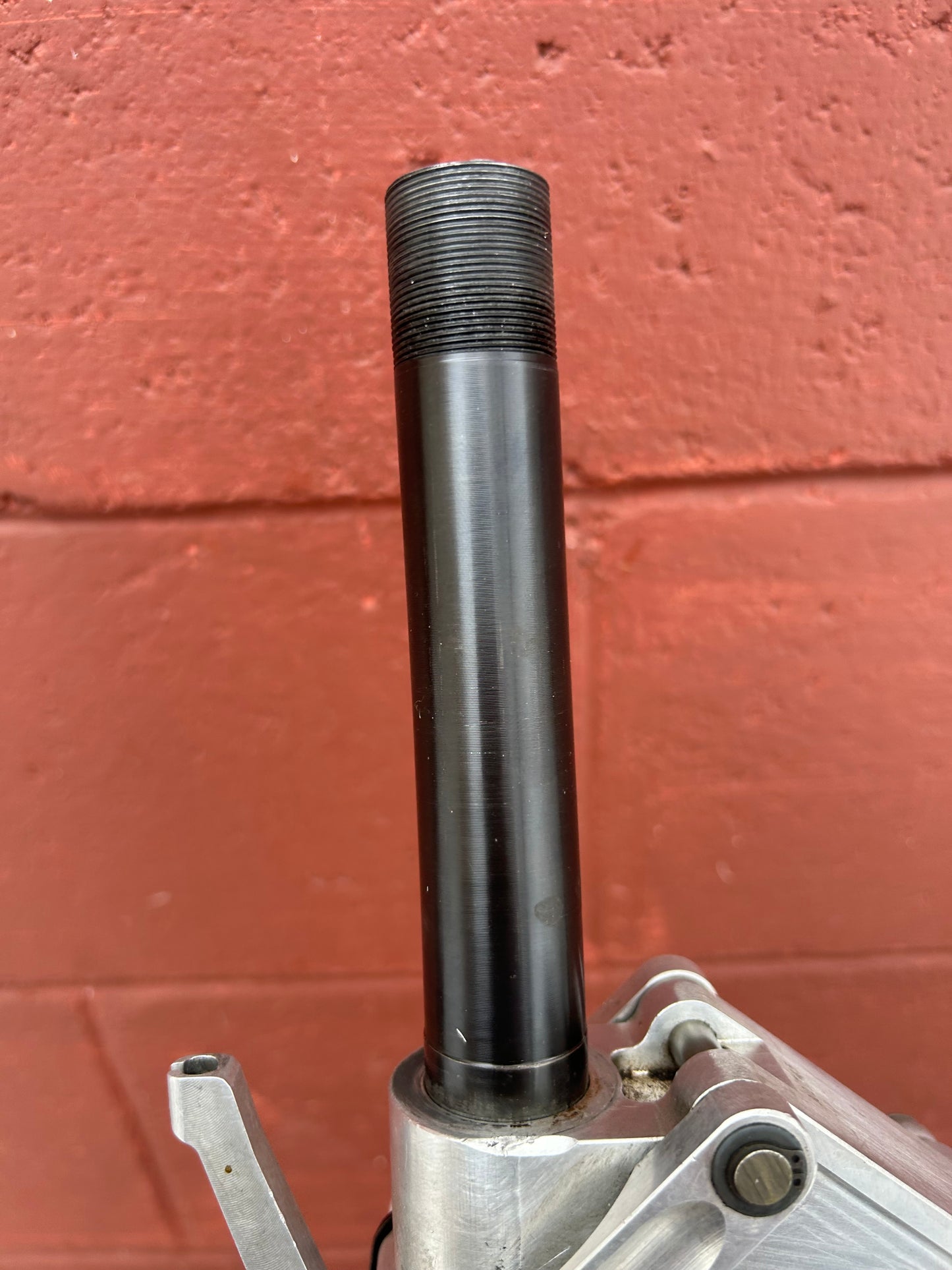 Amp Research F1 1 Inch Threaded Suspension Fork