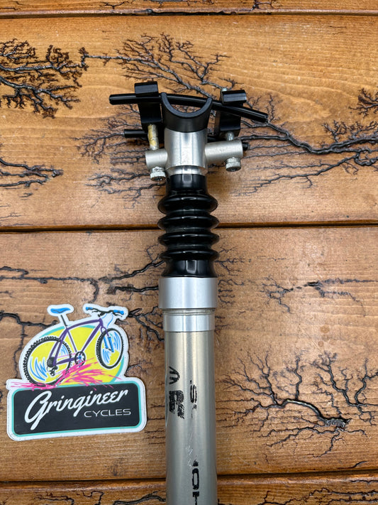 USE 25.4mm Silver Suspension Seatpost