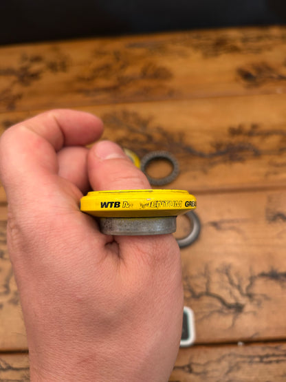 WTB Momentum Grease Guard Yellow 1 1/8 Inch Threadless Headset