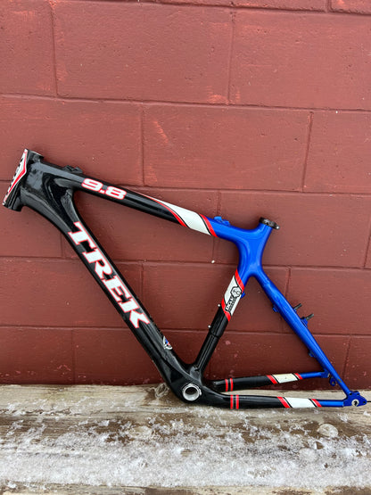 2002 19.5" Trek 9.8 OLCV Carbon Frame