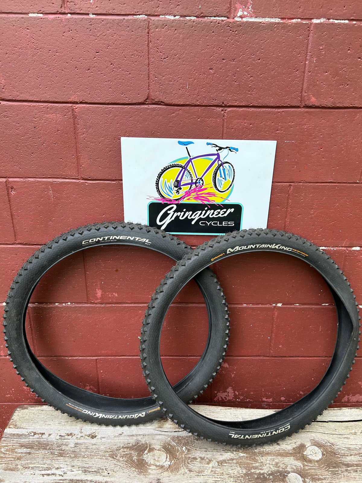 Continental Mountain King 26x2.3 Folding Bead Tires