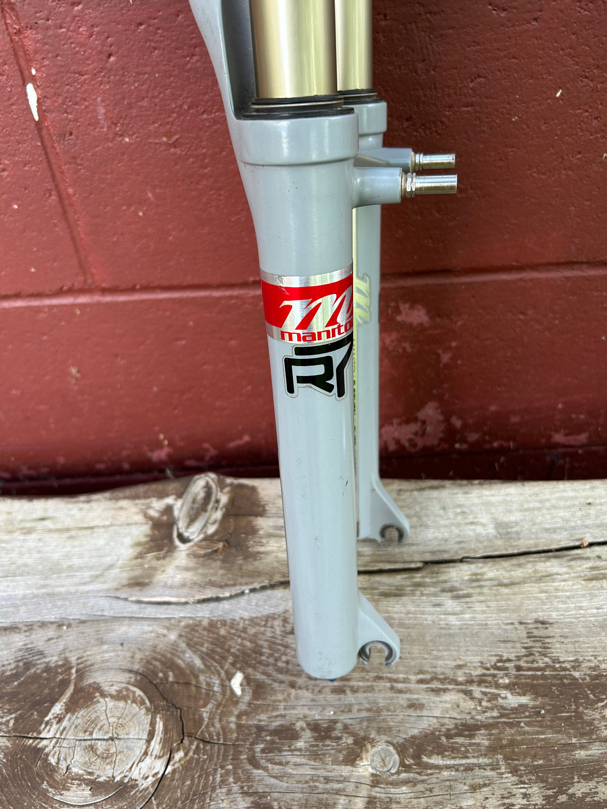 Manitou R7 Elite Absolute 80mm Rim/Disc Brake 26" 1 1/8 Inch Threadless Suspension Fork