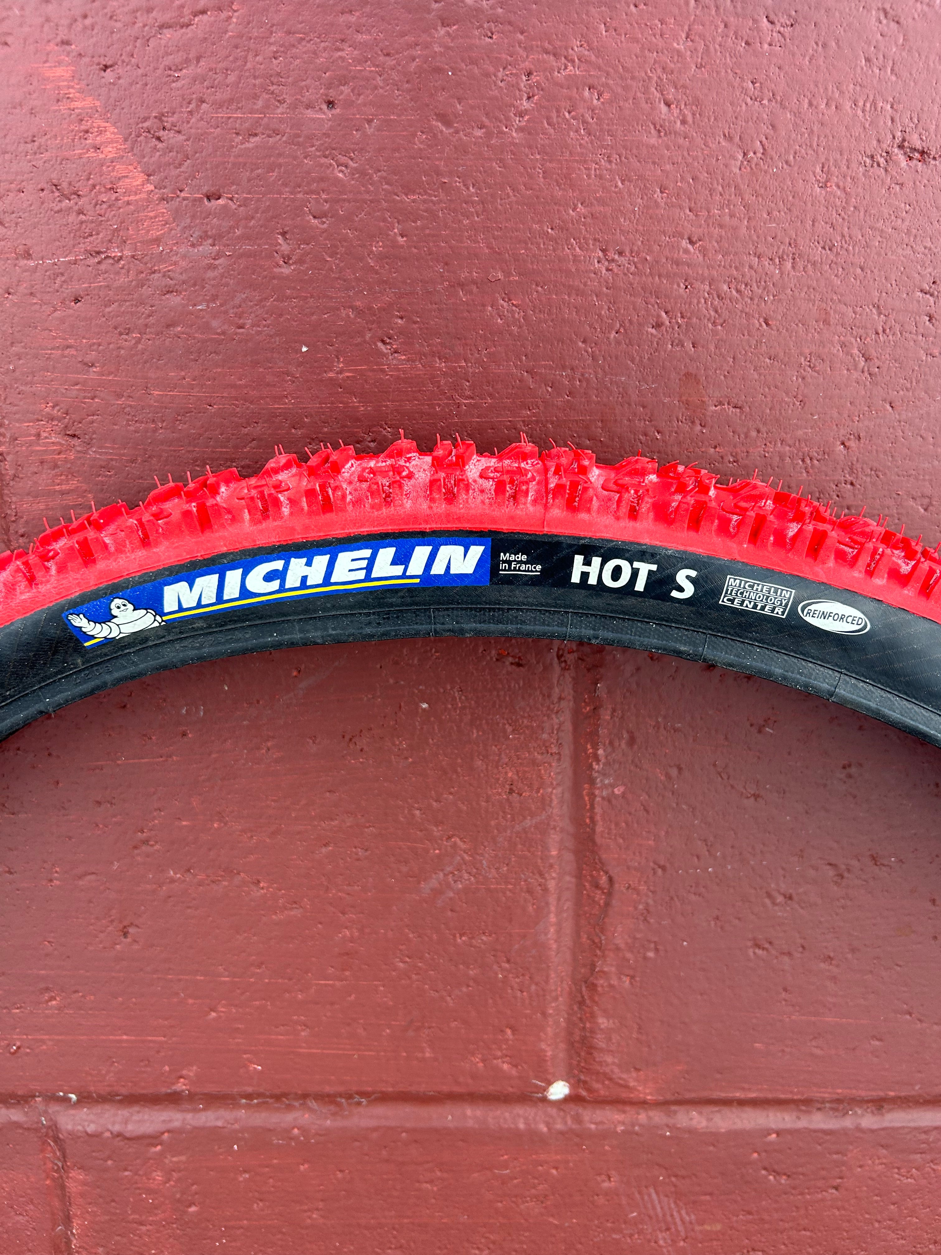 Michelin Hot S 26x2.2 Red and Black Folding Bead Tire NOS