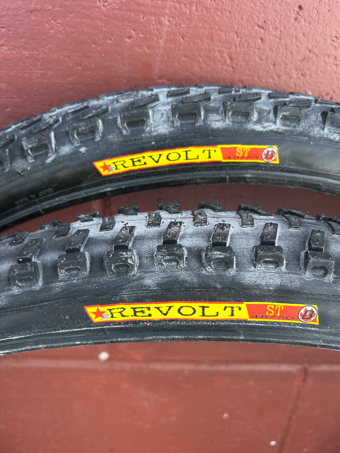 Bontrager Revolt 26" Tires