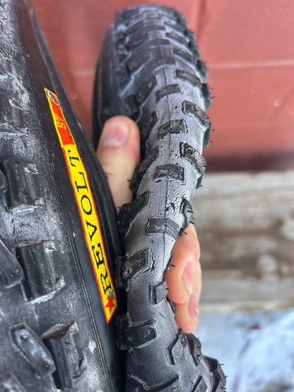 Bontrager Revolt 26" Tires