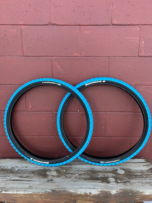Nokian Boazobeana R 26x2.1 Blue and Black Tires NOS