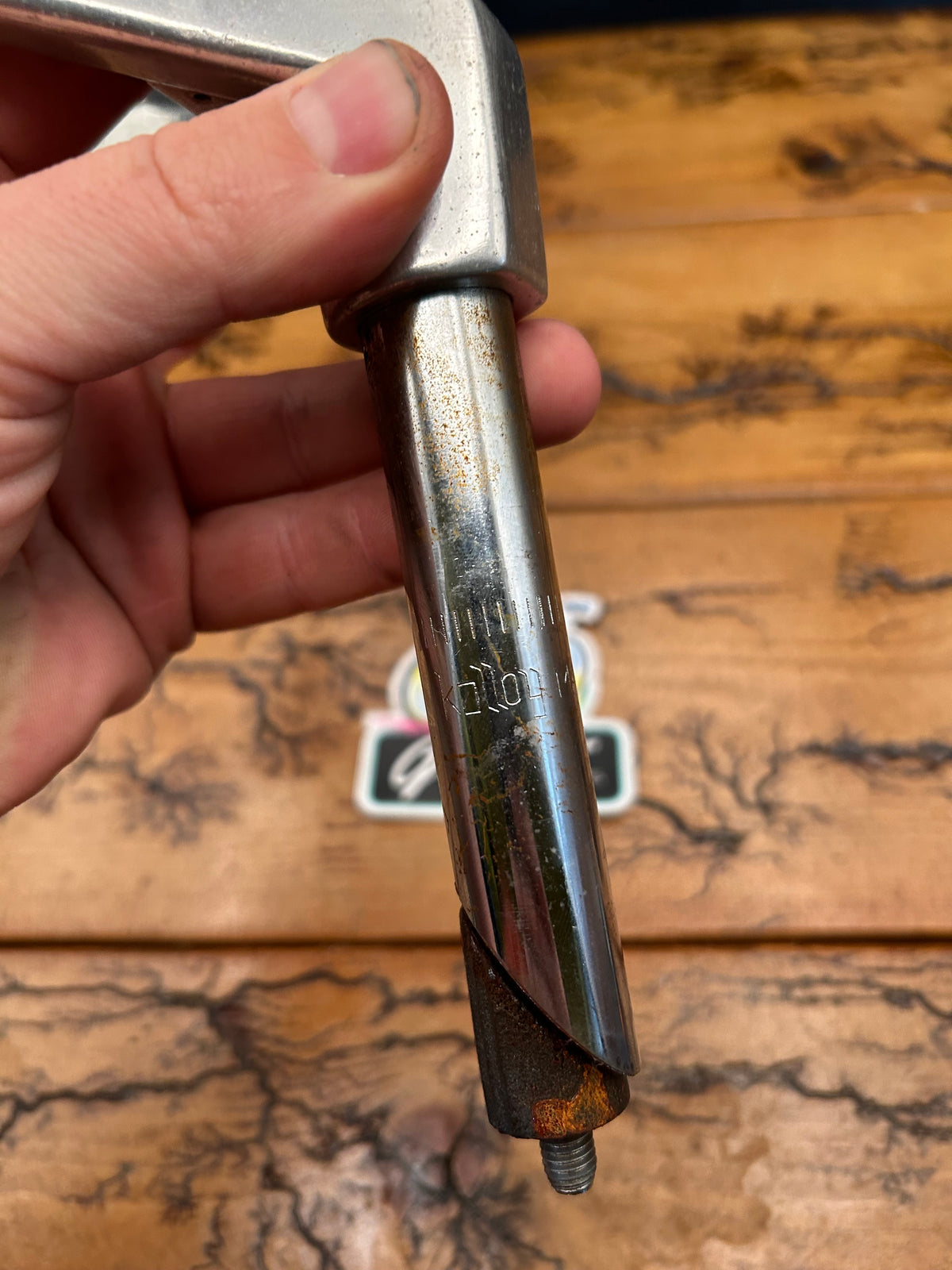 Kalloy Sling Shot 1 Inch Quill Stem