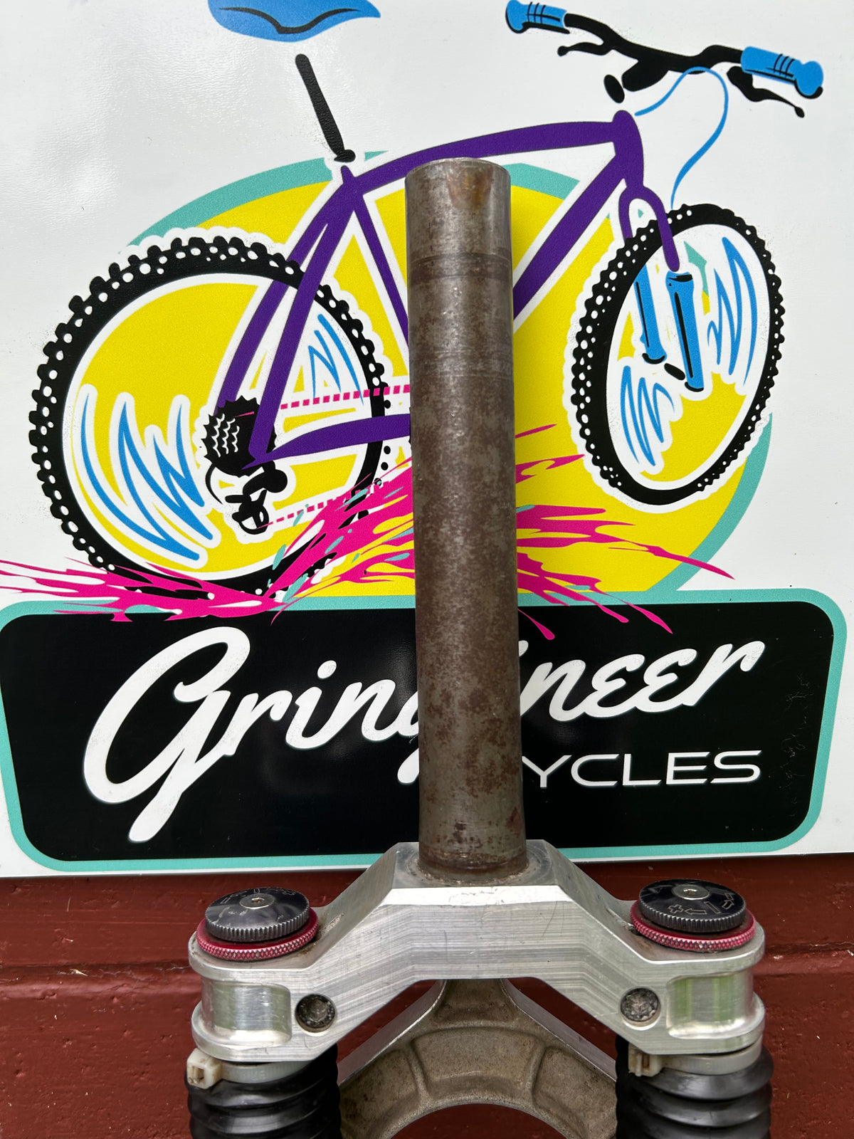 Answer Manitou EFC 1 1/8 Inch Threadless 26" Suspension Fork