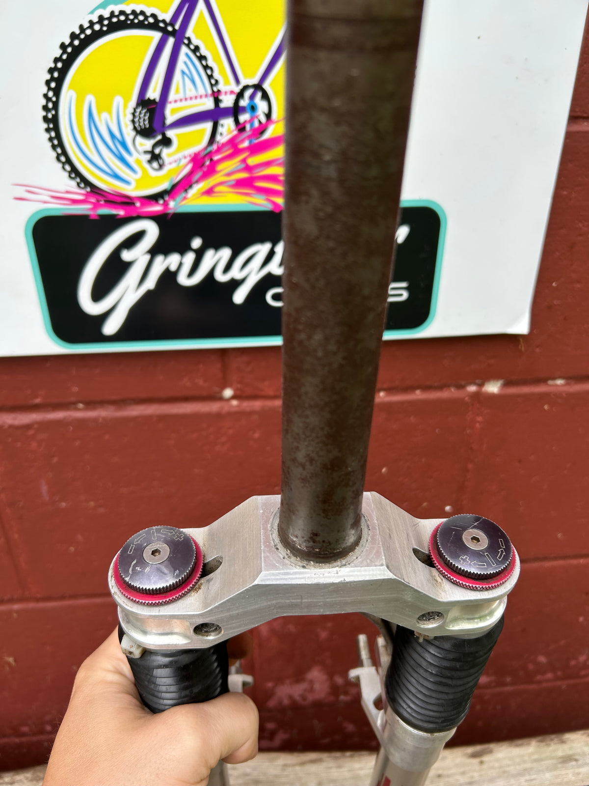 Answer Manitou EFC 1 1/8 Inch Threadless 26" Suspension Fork