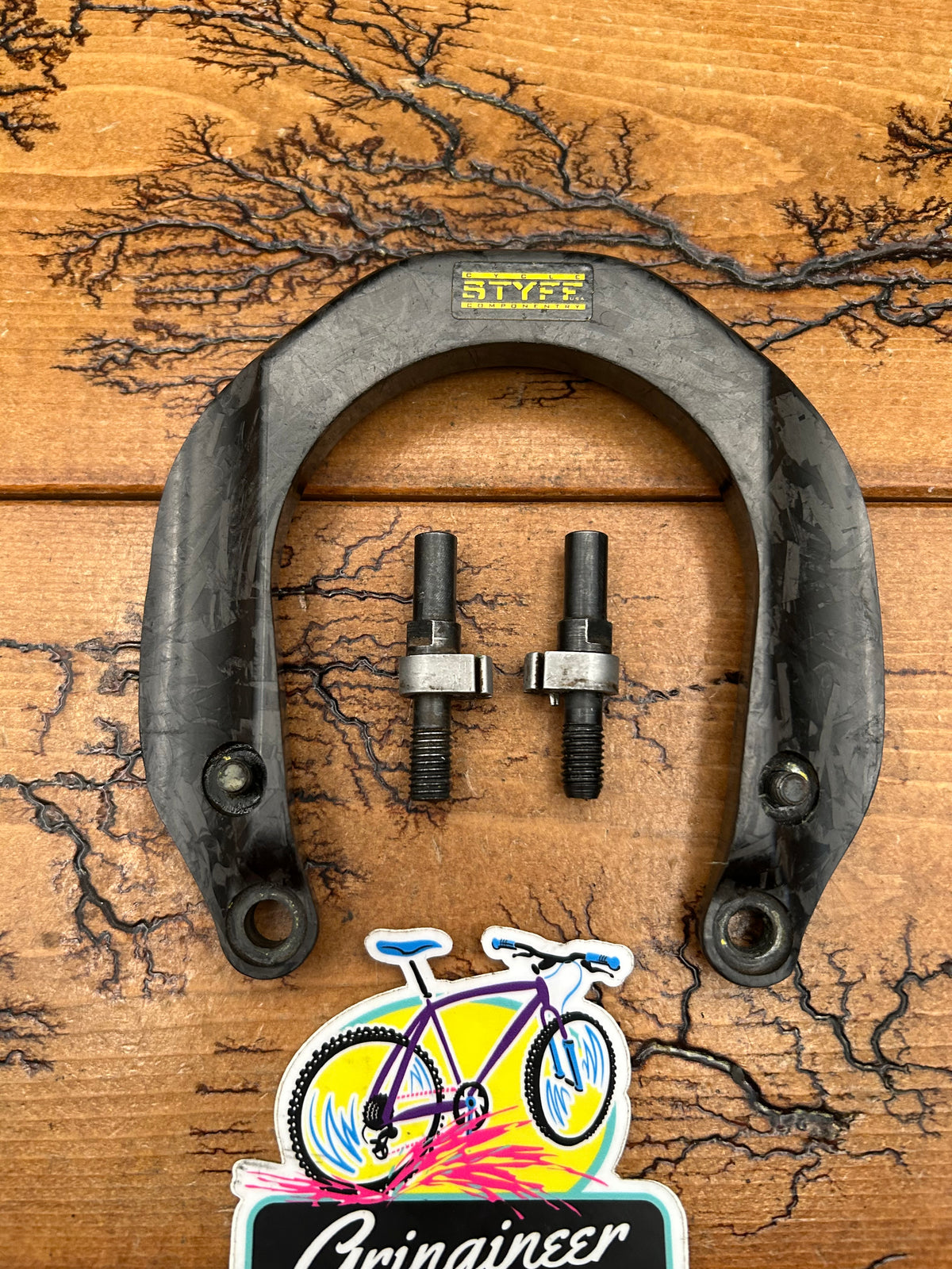 Styff Componentry Shock Bone 90G Carbon Fork Brace