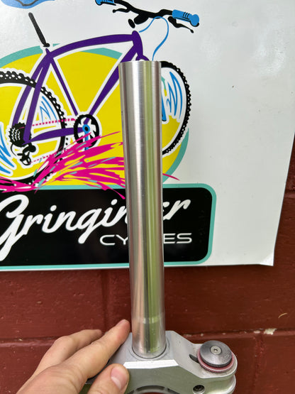 Answer Manitou EFC 1 1/8 Inch 230mm Threadless Steerer 26" Suspension Fork
