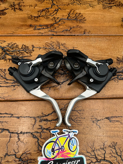 Shimano Deore XT ST-M739 3x8 Speed Shifters and Brake Levers