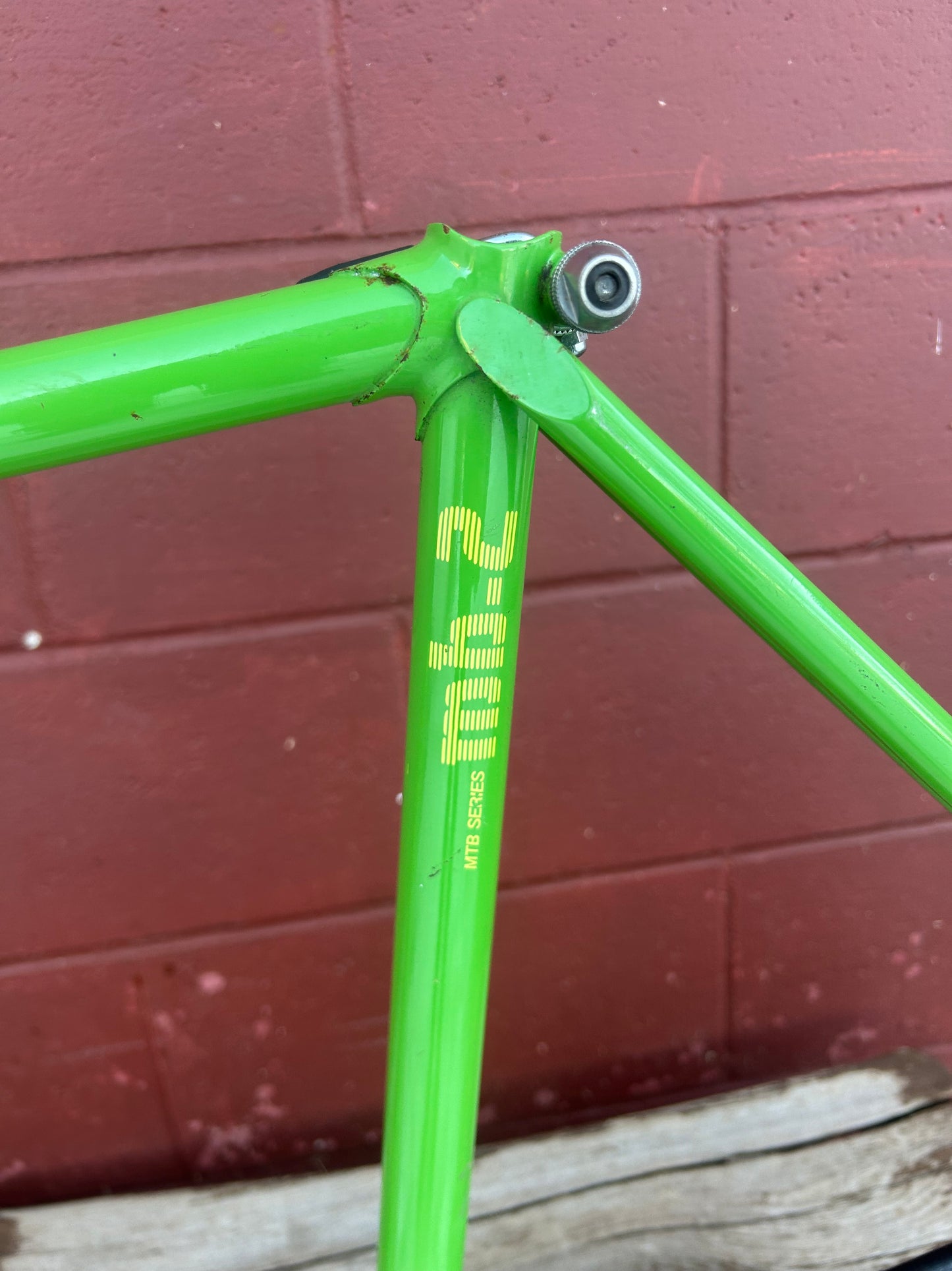 1987 19.5" Bridgestone MB-2 Frameset With Extras