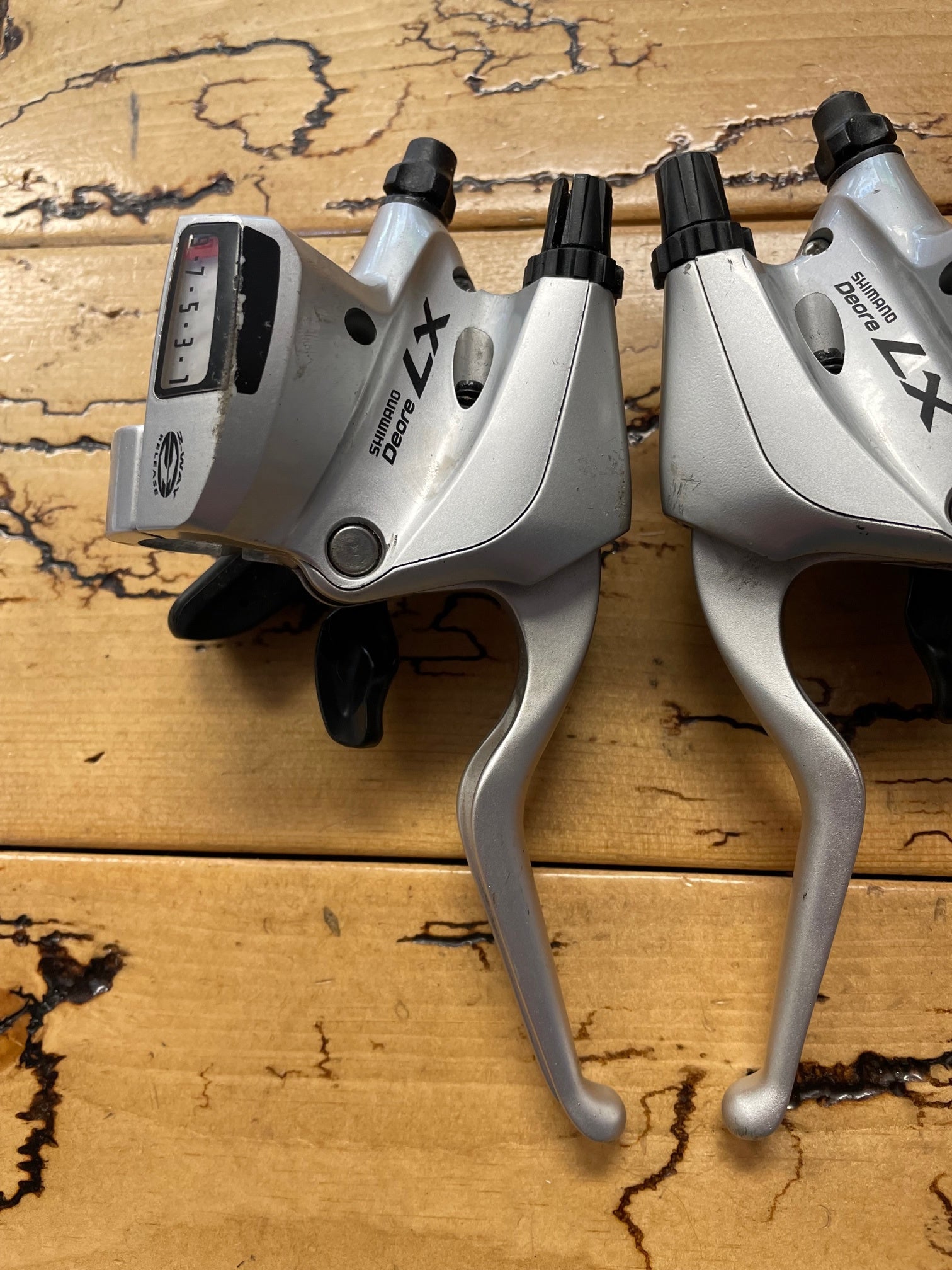 Shimano Deore LX ST-T660 3x9 Shifter and Brake Lever Set