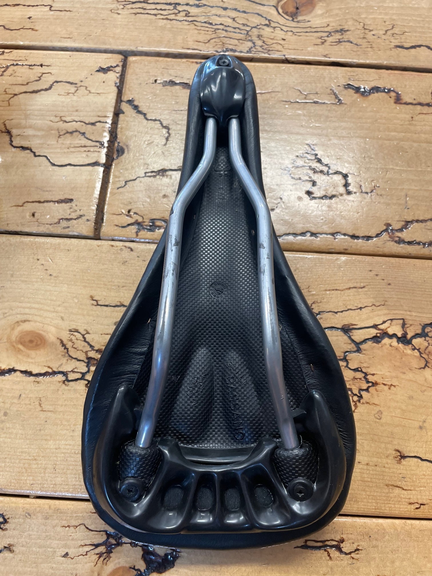 Selle Bassano Vuelta Fondriest Saddle – Gringineer Cycles