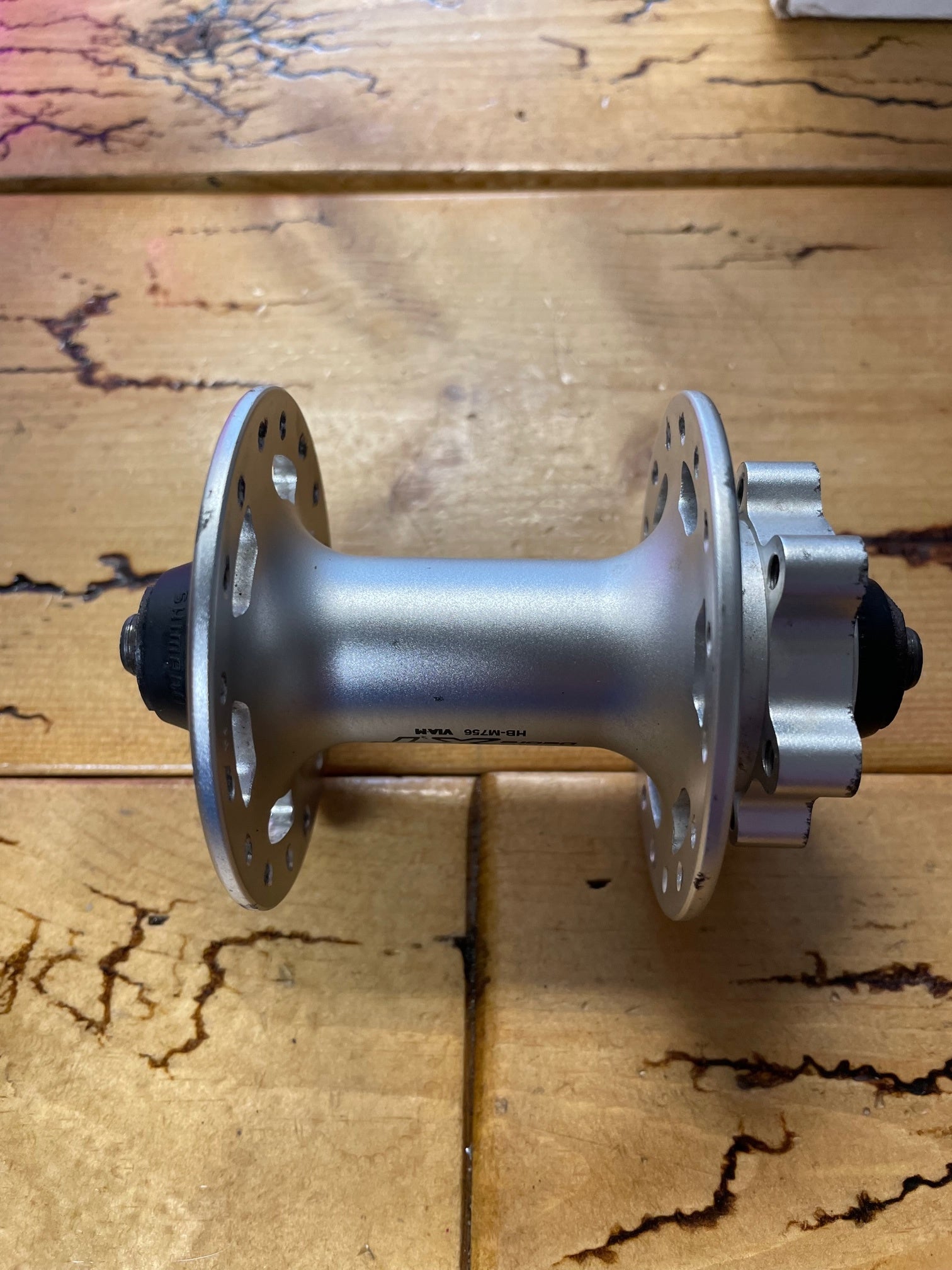 Shimano Deore XT HB-M756 32 Hole 6 Bolt Disc Brake Silver Front