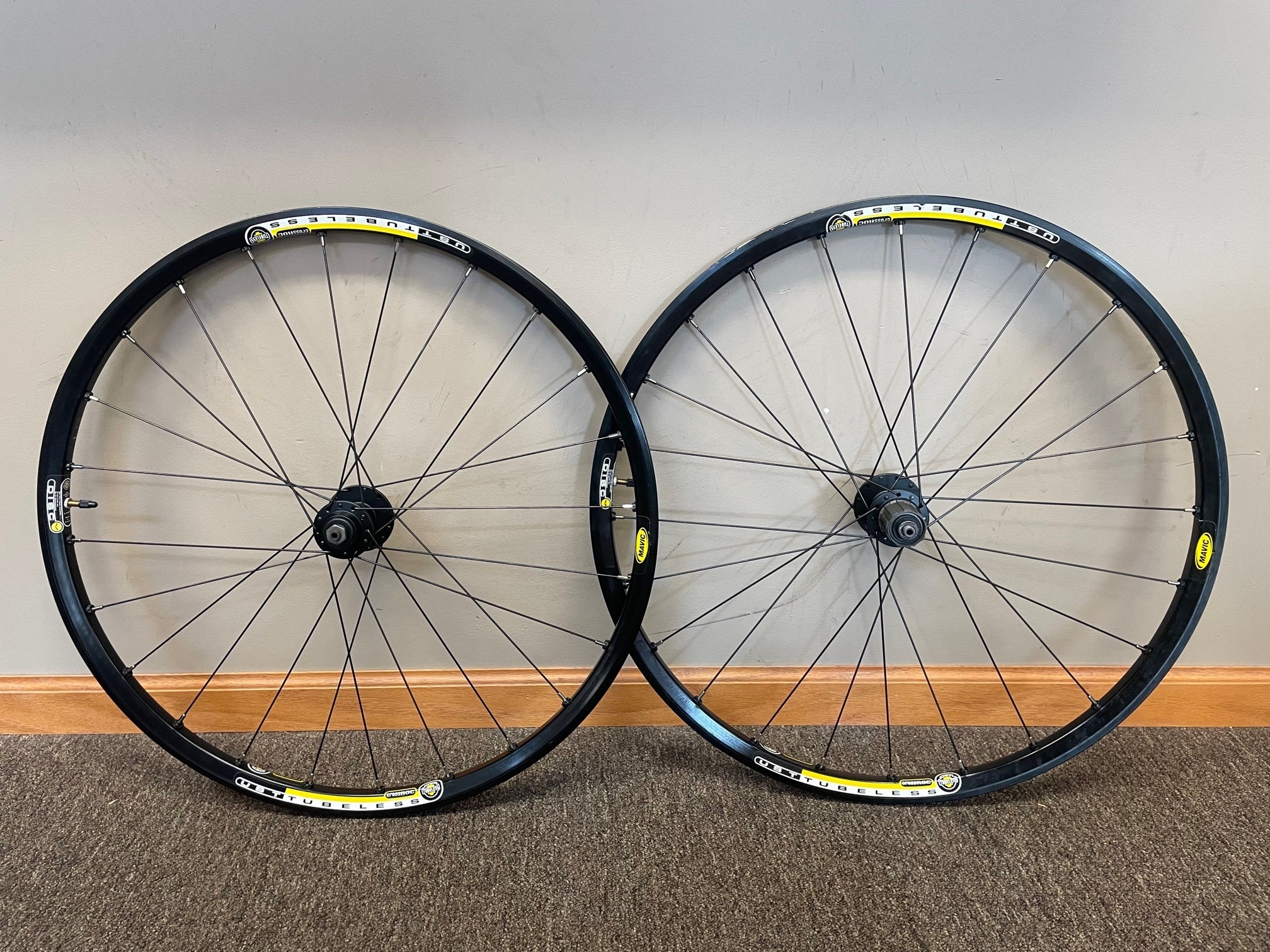 Mavic Crossroc UST Tubeless QR 6 Bolt Disc 26 Inch Wheelset NOS