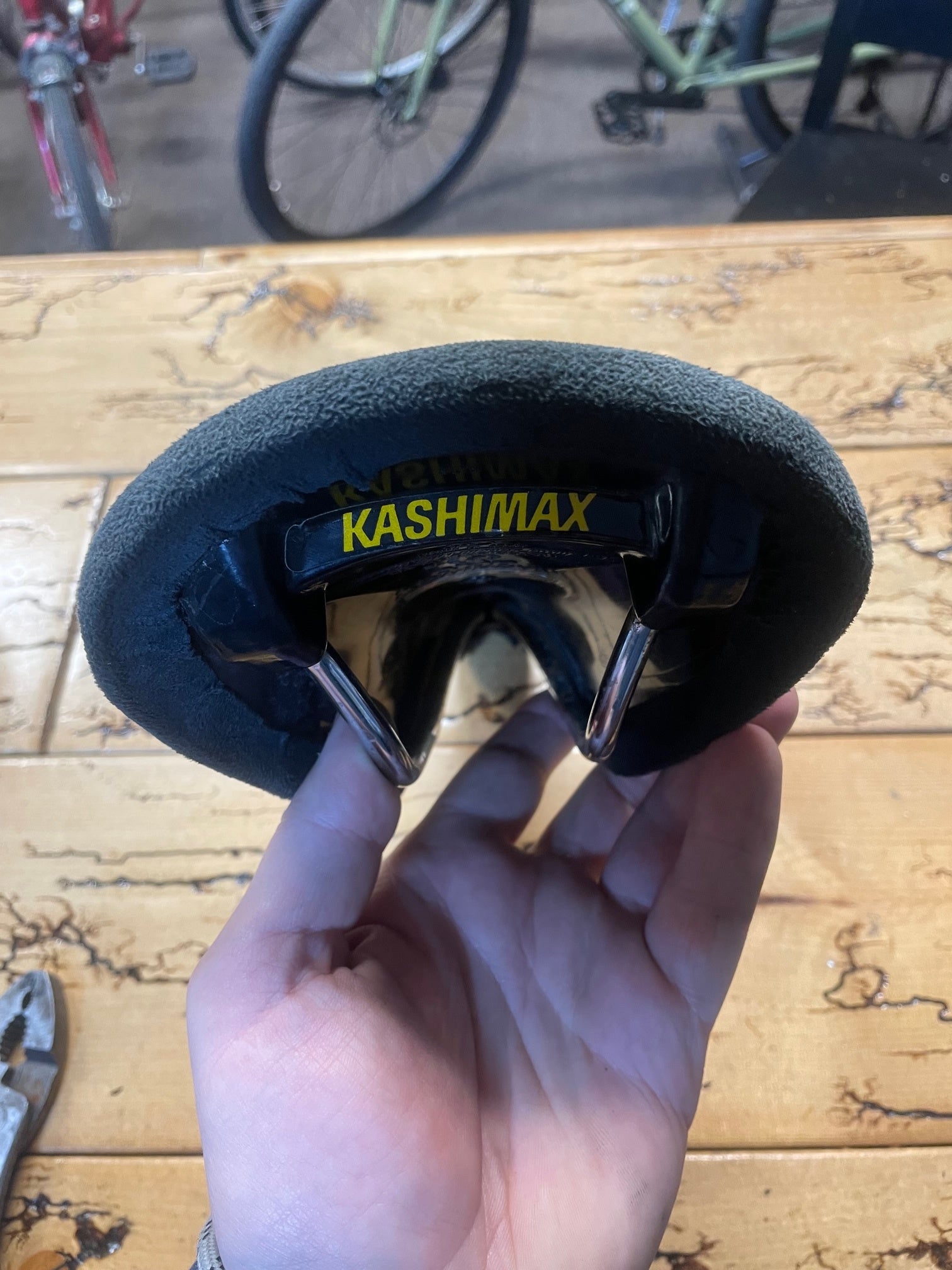 Kashimax Aero Grey Suede Saddle – Gringineer Cycles